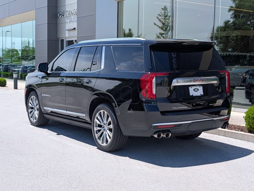 Used 2023 GMC Yukon Denali w/ Advanced Technology Package AWD/4WD image 3