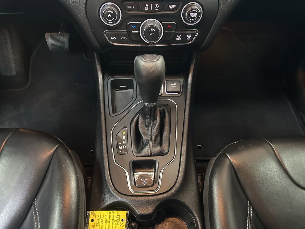 Used 2021 Jeep Cherokee Latitude Plus image 21