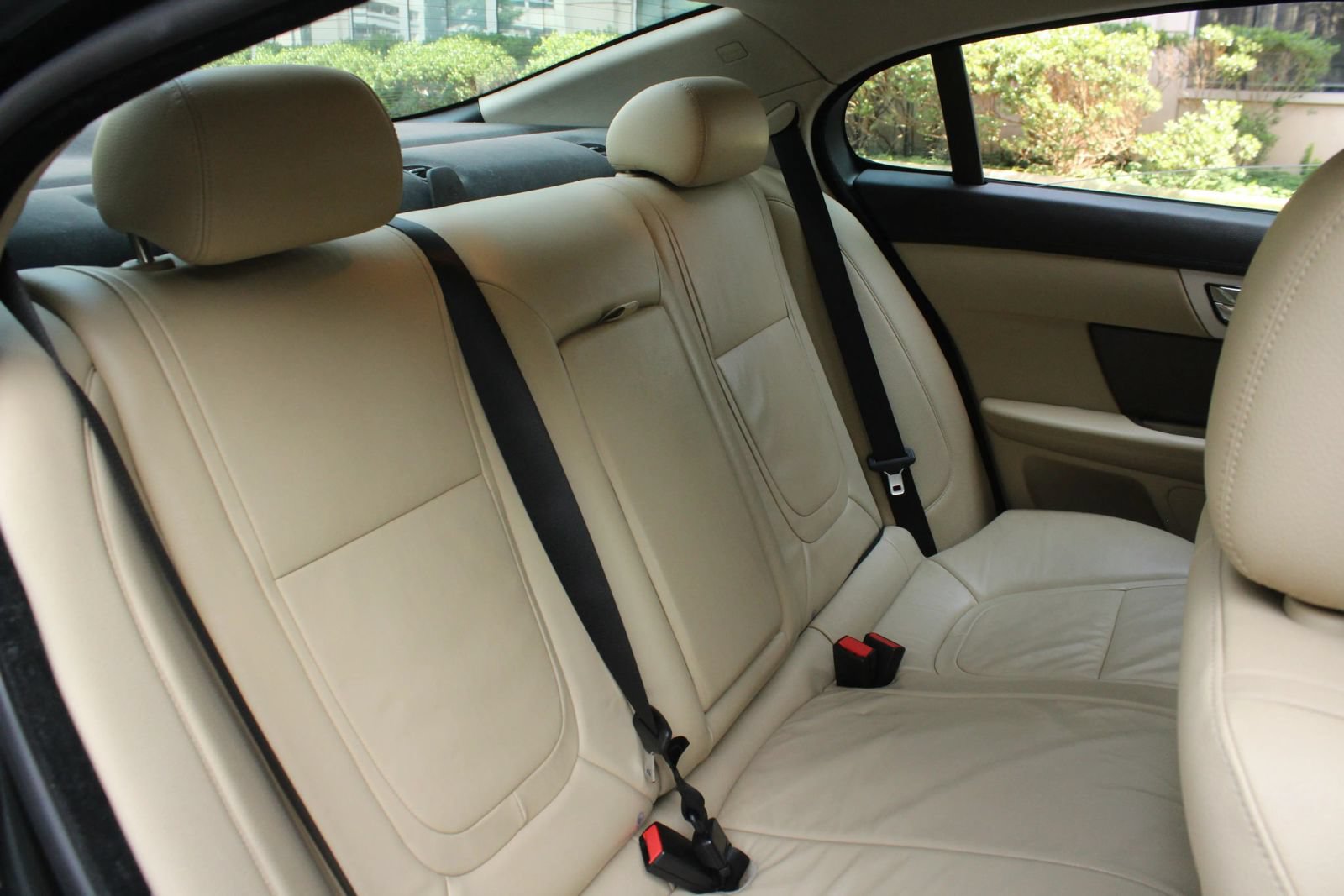 Used 2013 Jaguar XF 3.0 AWD/4WD image 23