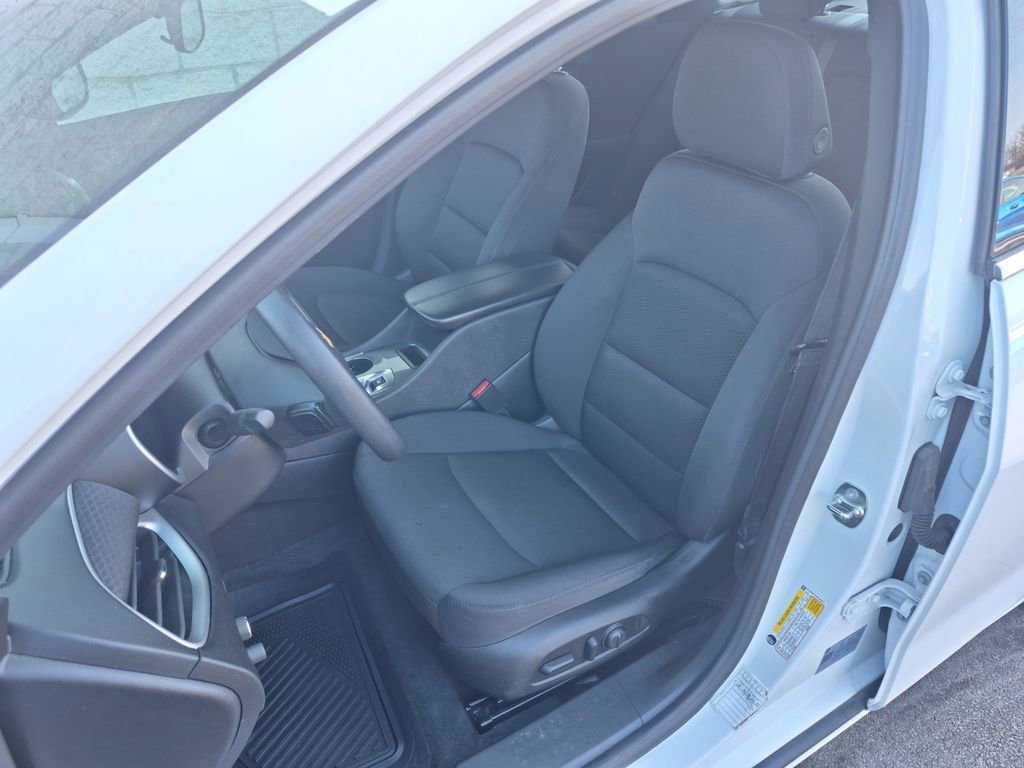 Used 2024 Chevrolet Malibu LT image 16