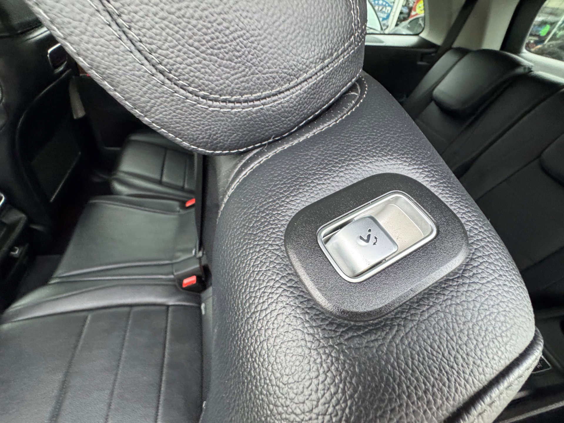 Used 2020 Mercedes-Benz GLS 450 4MATIC image 10