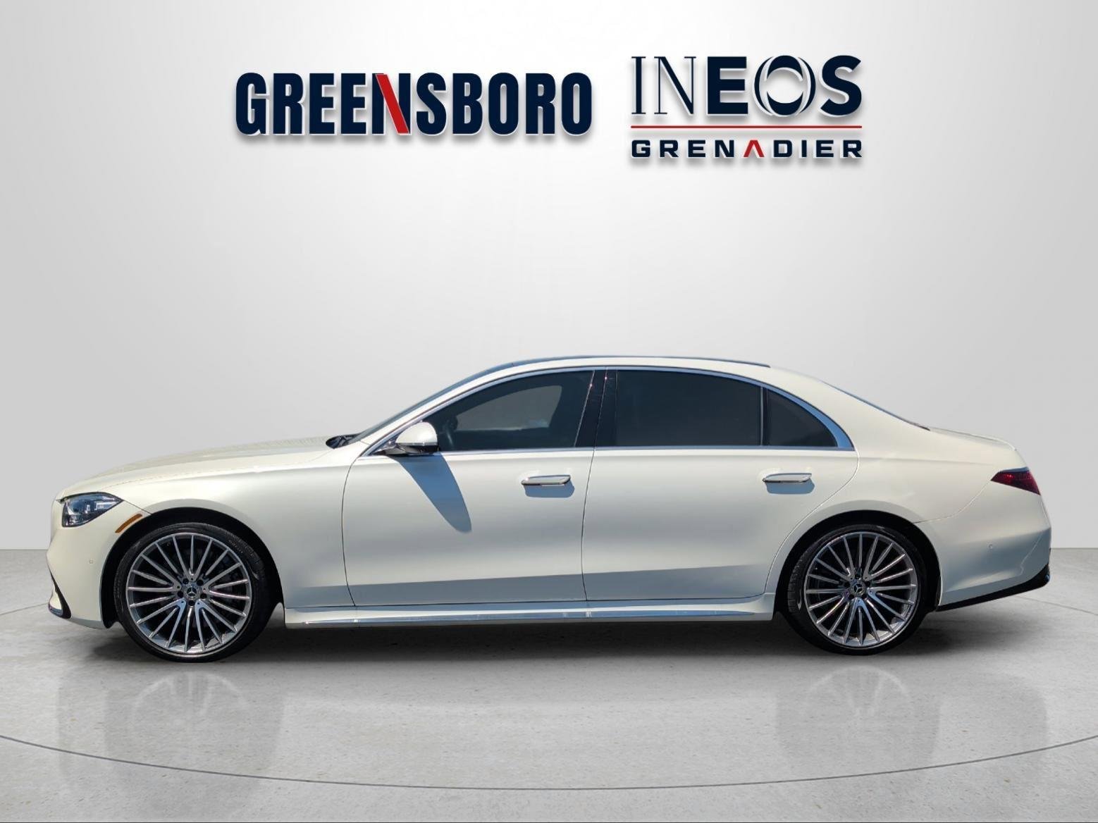 Used 2022 Mercedes-Benz S 580 4MATIC Sedan w/ AMG Line Package image 2