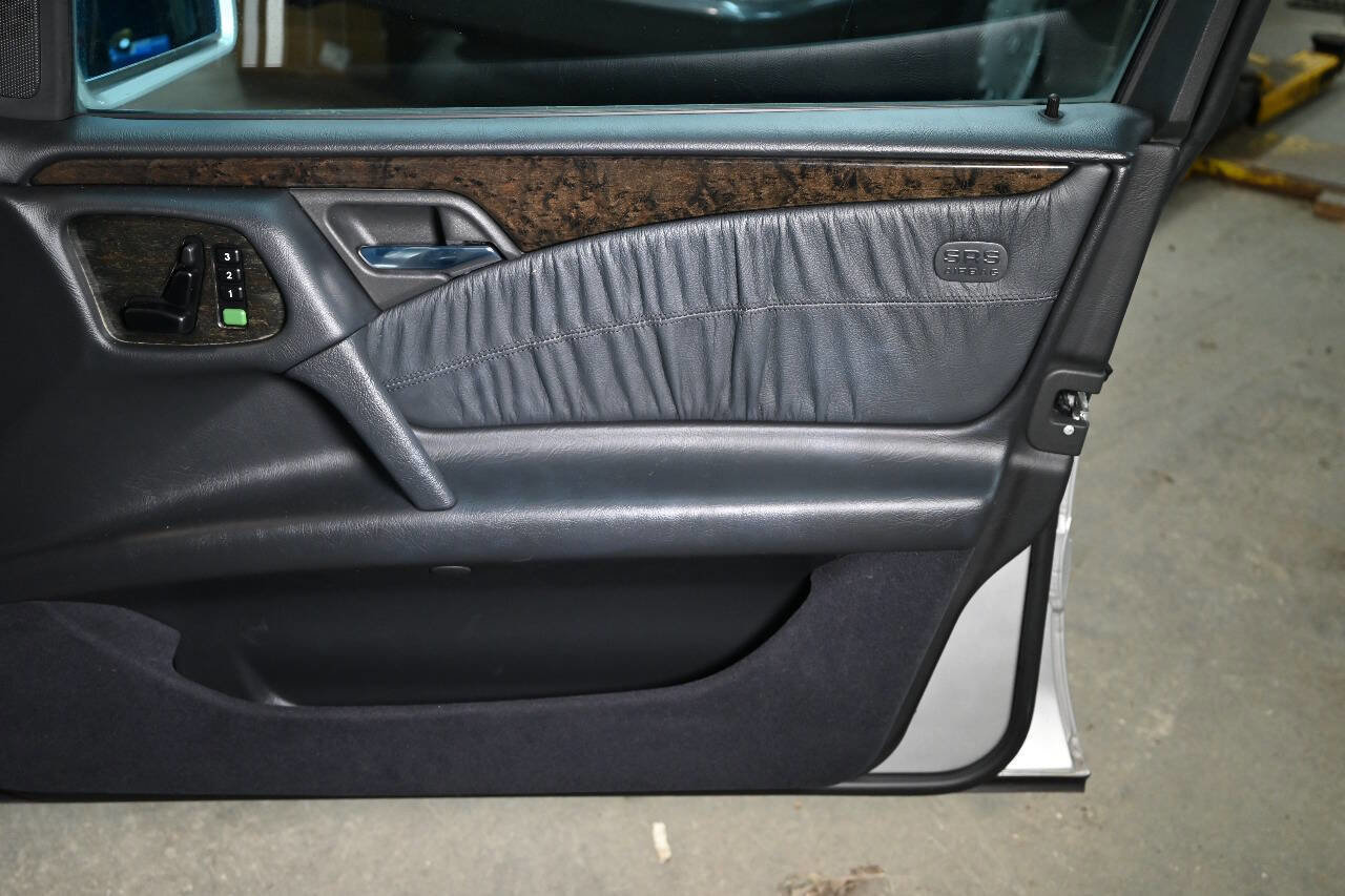 Used 1997 Mercedes-Benz E 420 image 28