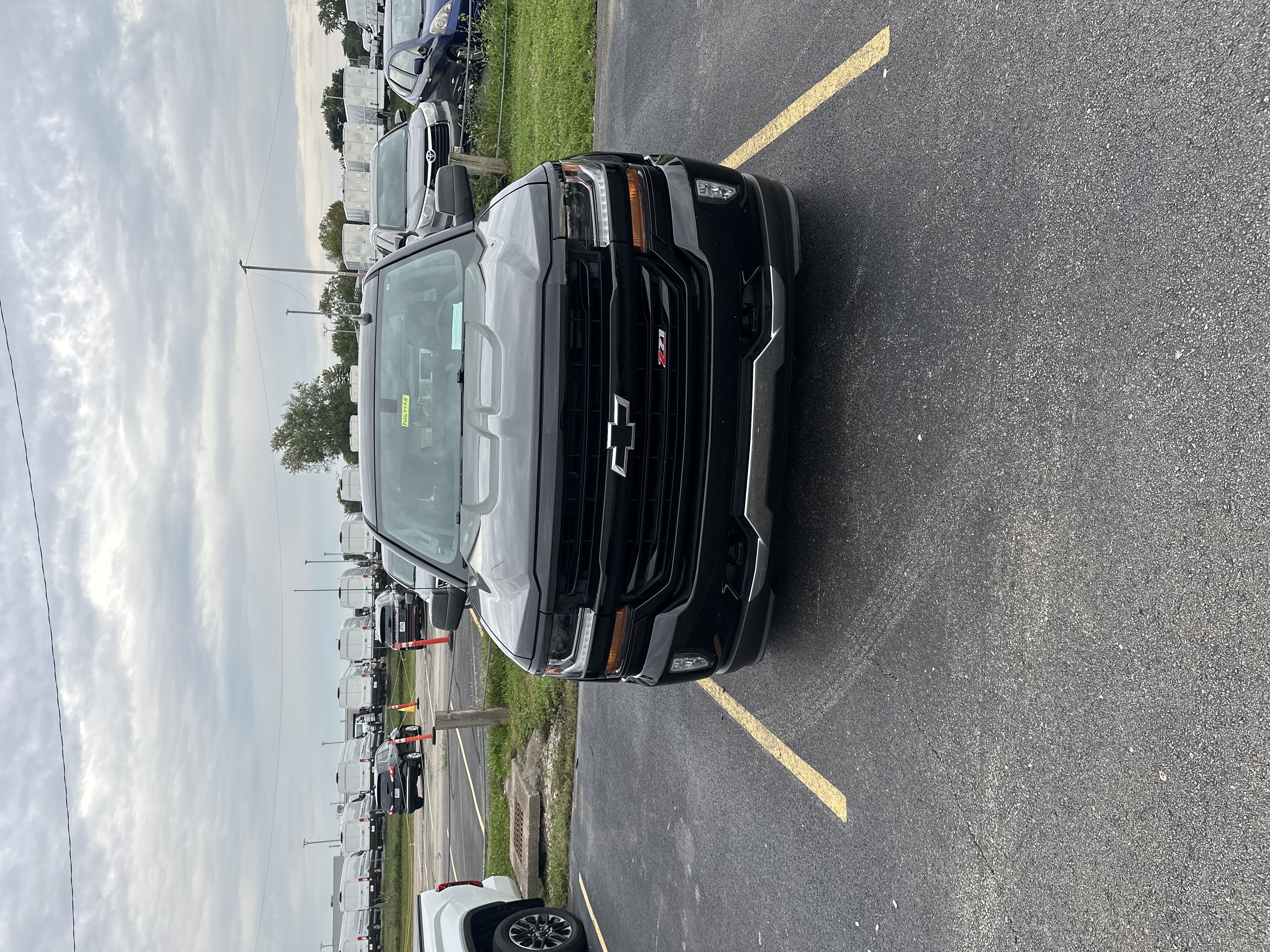Used 2019 Chevrolet Silverado 1500 LT w/ All Star Edition AWD/4WD image 4