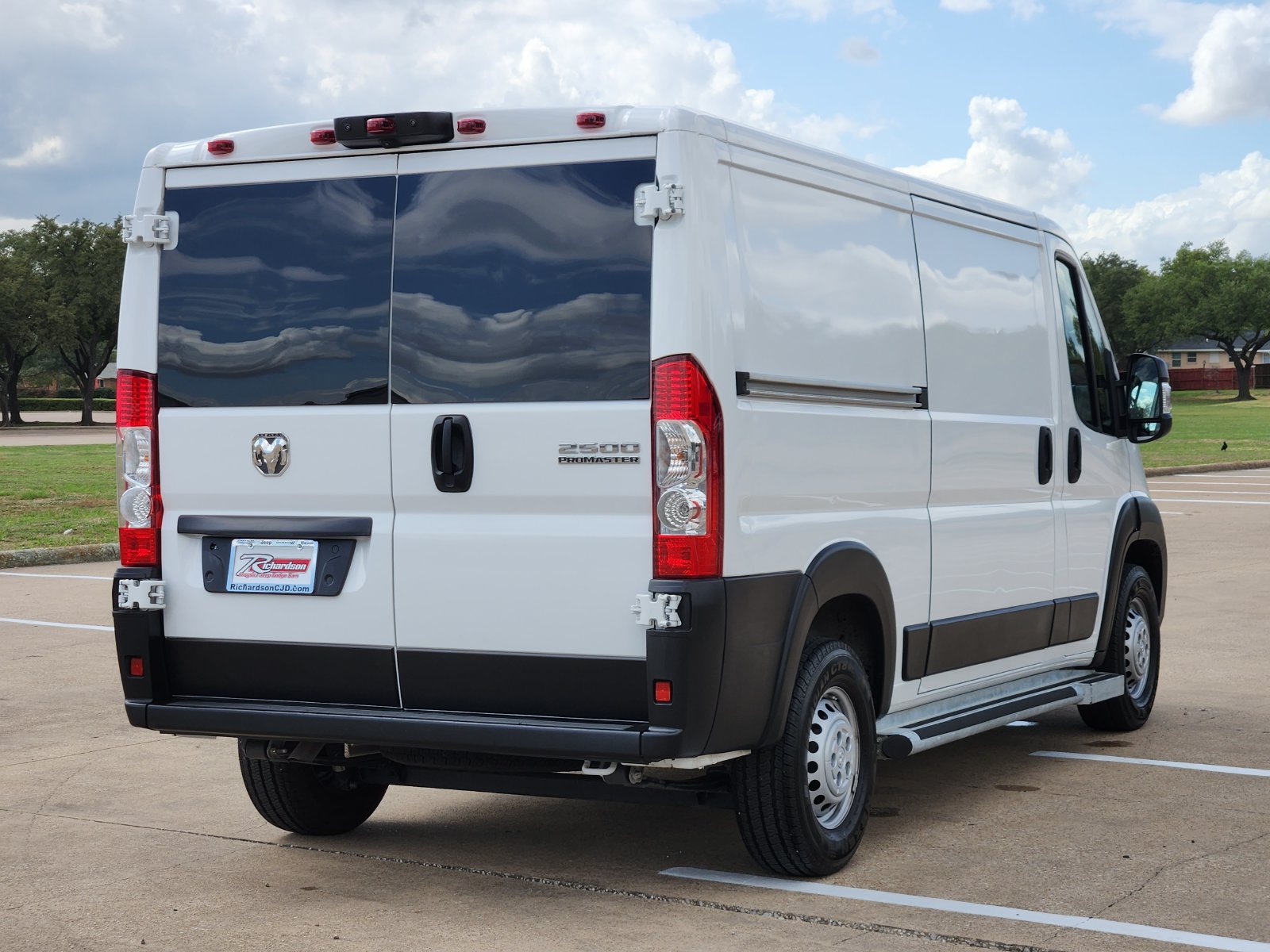 Used 2025 RAM ProMaster 2500 w/ U-Haul Equipment Group FWD image 6