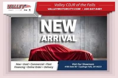 Used 2017 Chevrolet Silverado 1500 Custom w/ Custom Convenience Package AWD/4WD image 1