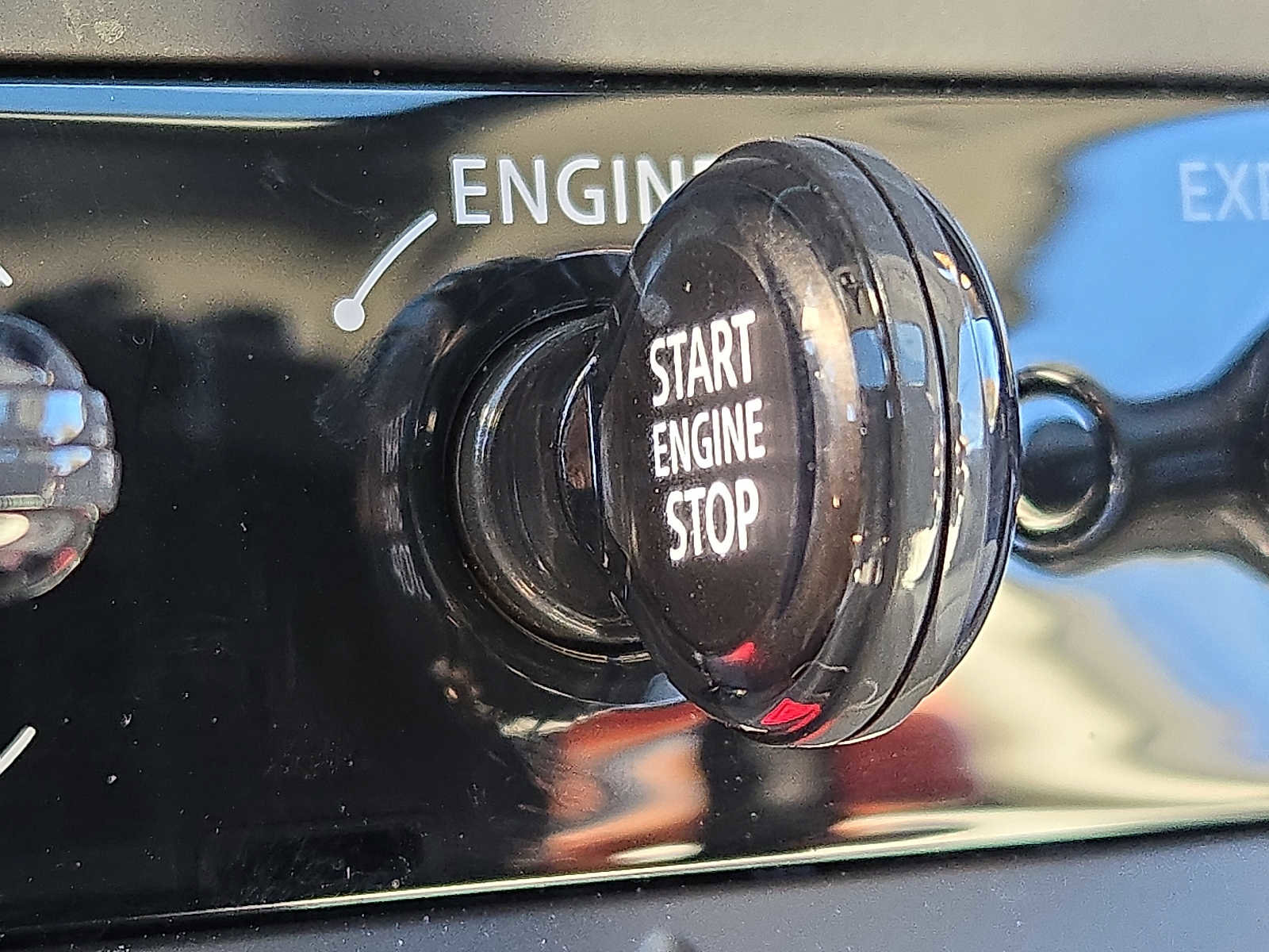 Used 2025 MINI Cooper 2-Door Hardtop image 21