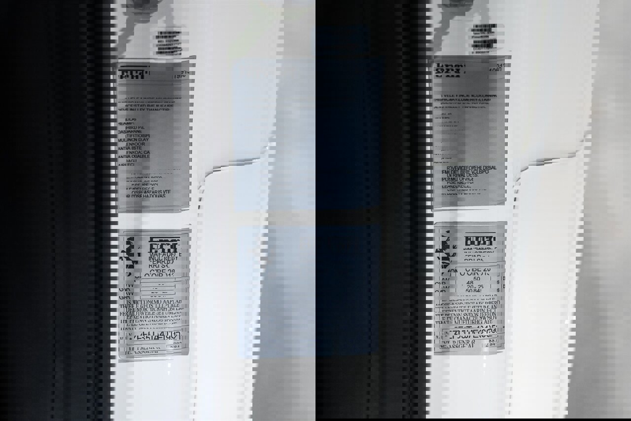 Used 2014 Ferrari California image 32