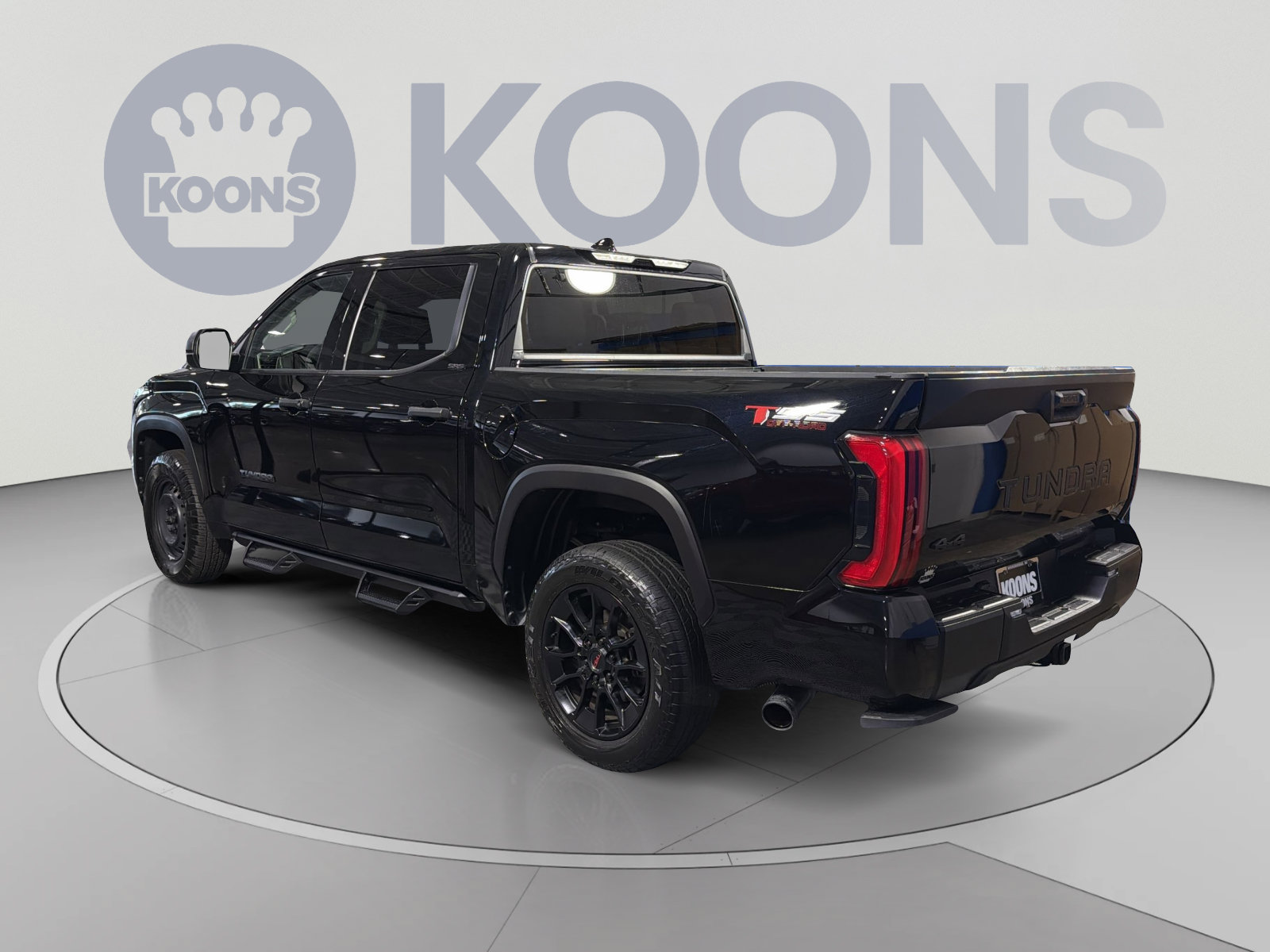 Used 2023 Toyota Tundra SR5 AWD/4WD image 4