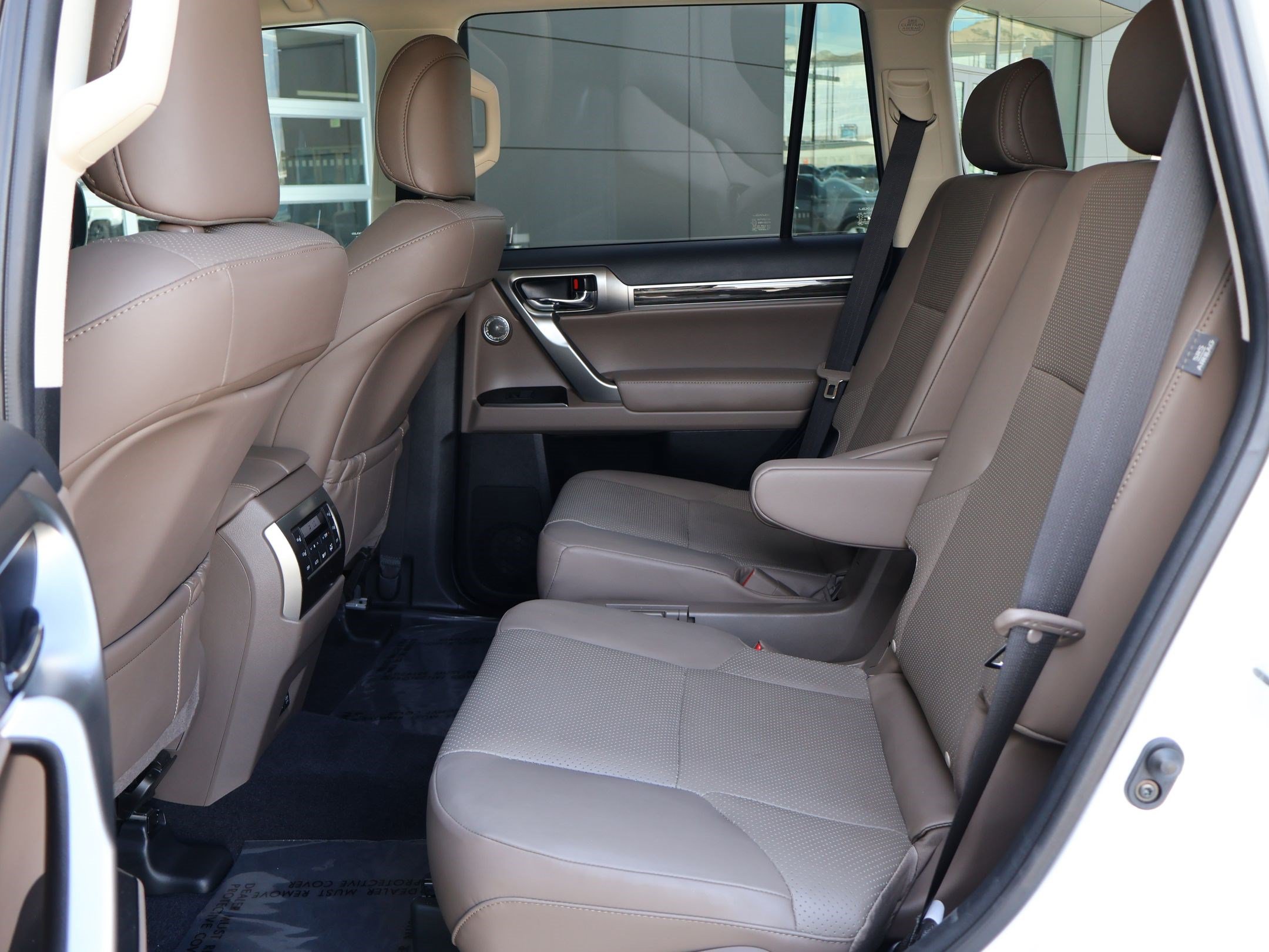 Used 2023 Lexus GX 460 Luxury w/ Sport Design Package AWD/4WD image 28