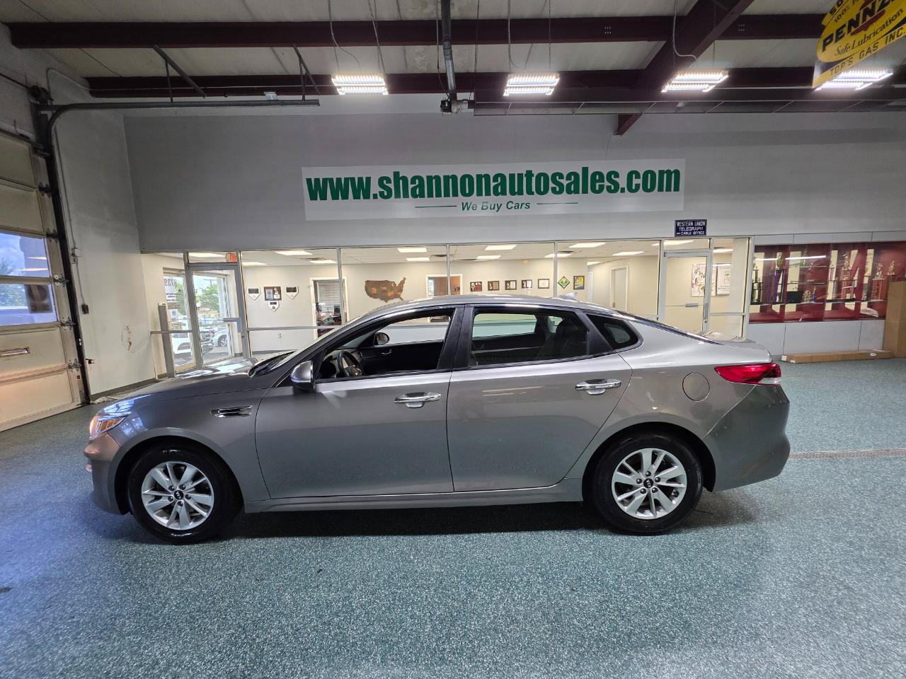 Used 2018 Kia Optima LX FWD image 11