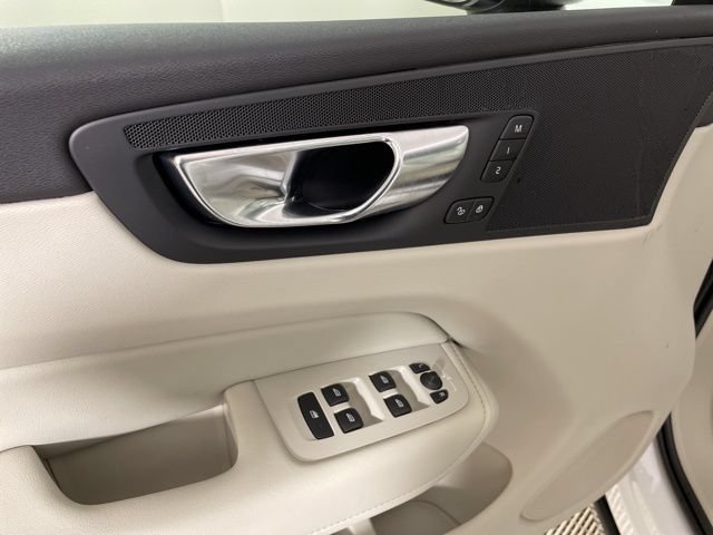 Certified 2025 Volvo XC60 T8 Core w/ Protection Package Premier AWD/4WD image 22