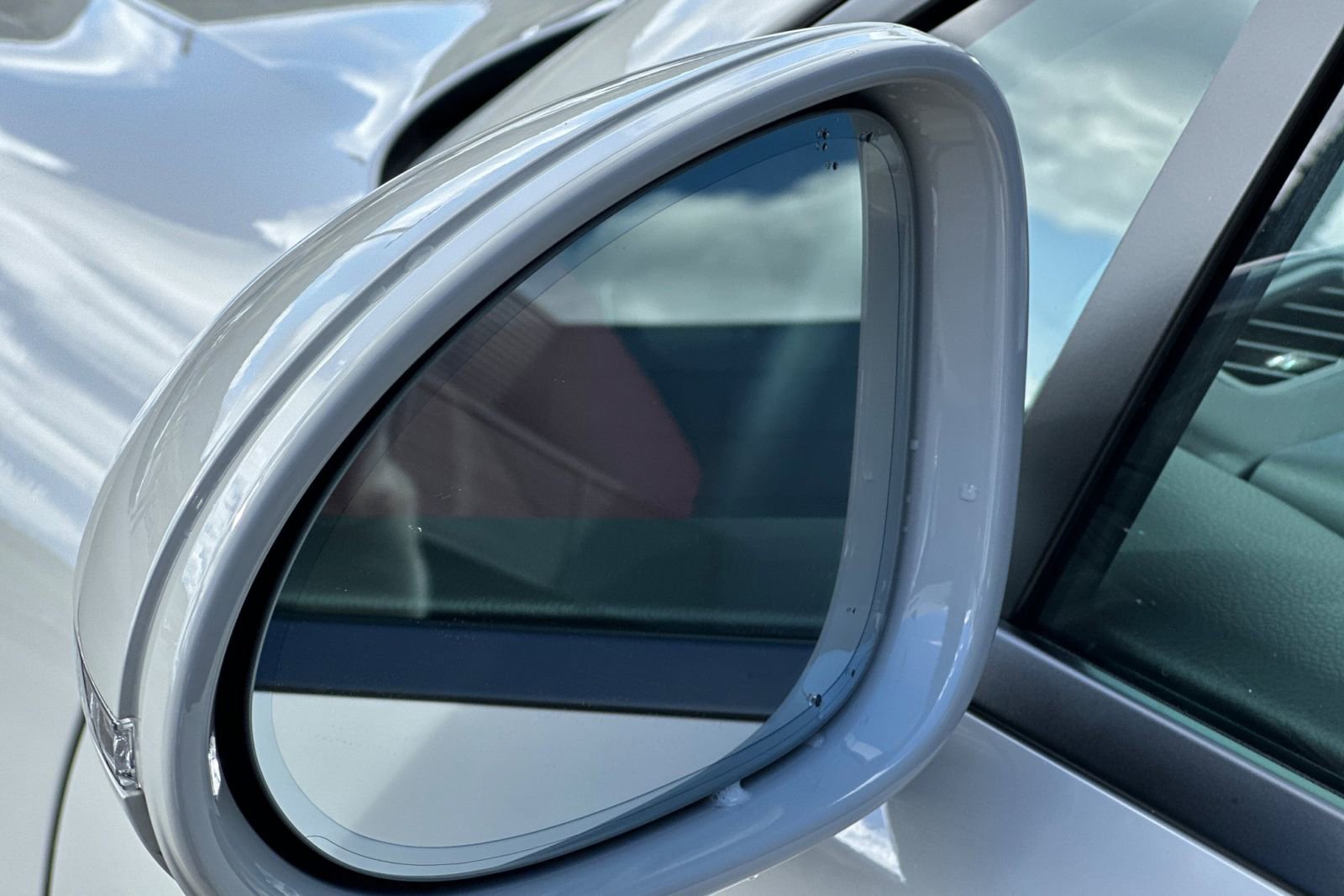 Used 2025 Porsche Macan image 41