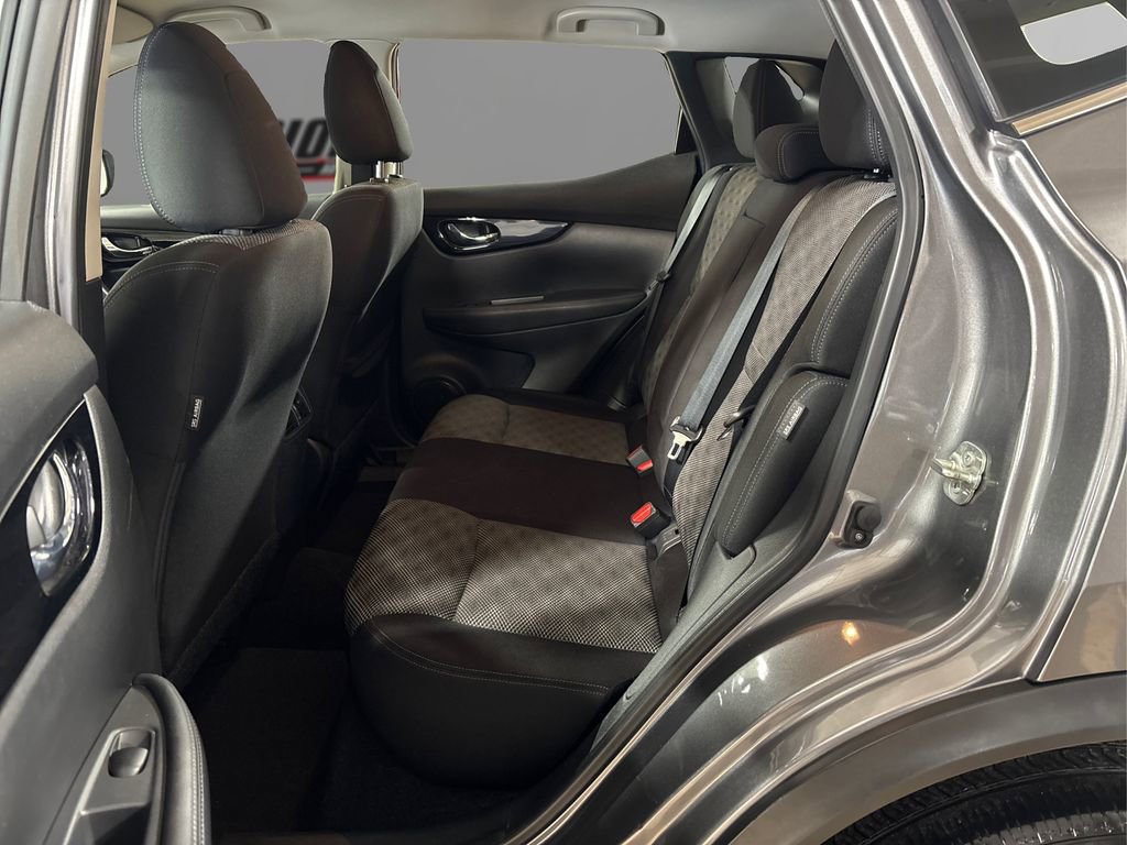 Used 2020 Nissan Rogue Sport SV image 10