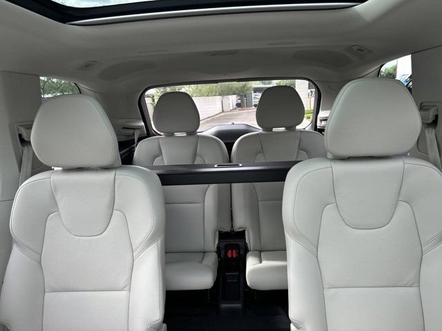 New 2025 Volvo XC90 T8 Plus w/ Protection Package Premier AWD/4WD image 24