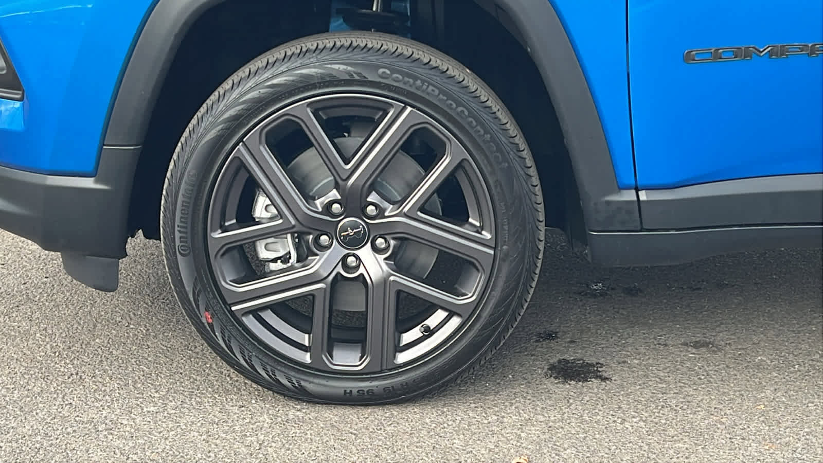 New 2026 Jeep Compass Latitude image 9