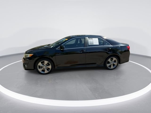 Used 2014 Toyota Camry SE w/ Leather Package FWD image 4