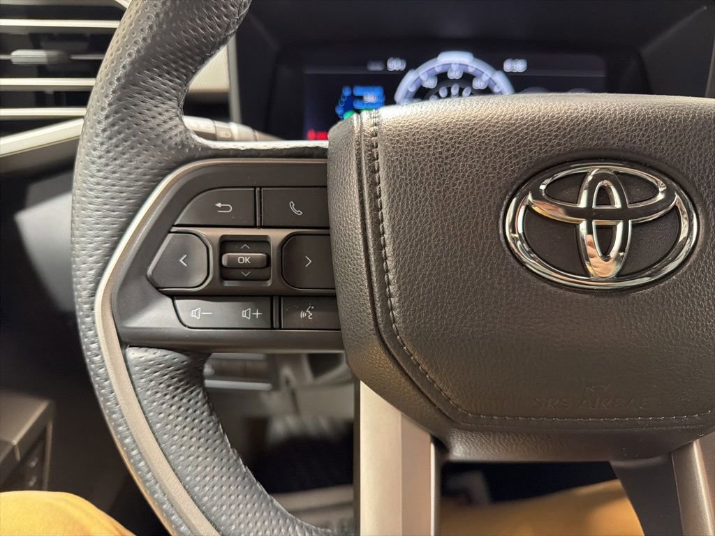 Used 2025 Toyota Tundra Limited AWD/4WD image 24