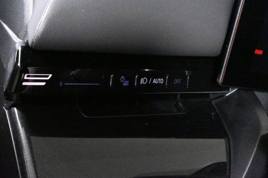 Used 2026 BMW 530i xDrive w/ Premium Package image 28