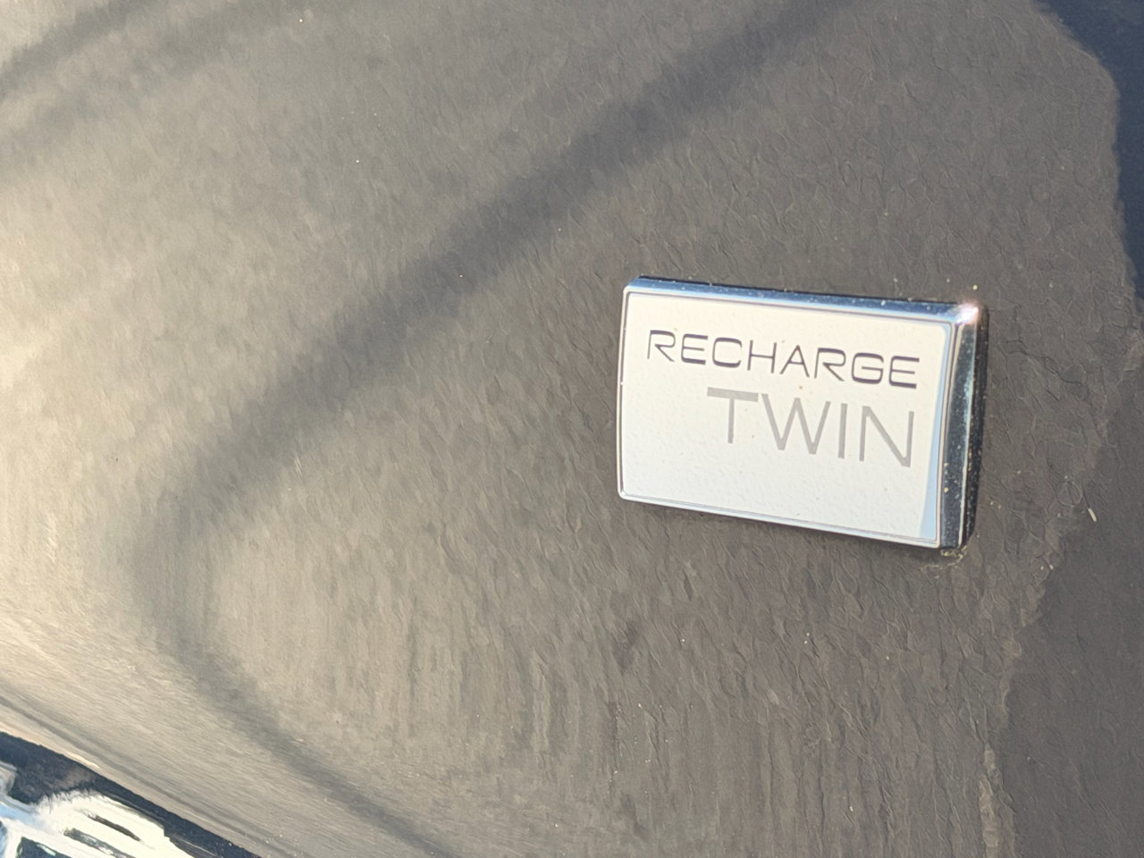 Used 2022 Volvo XC40 P8 Recharge Plus image 10