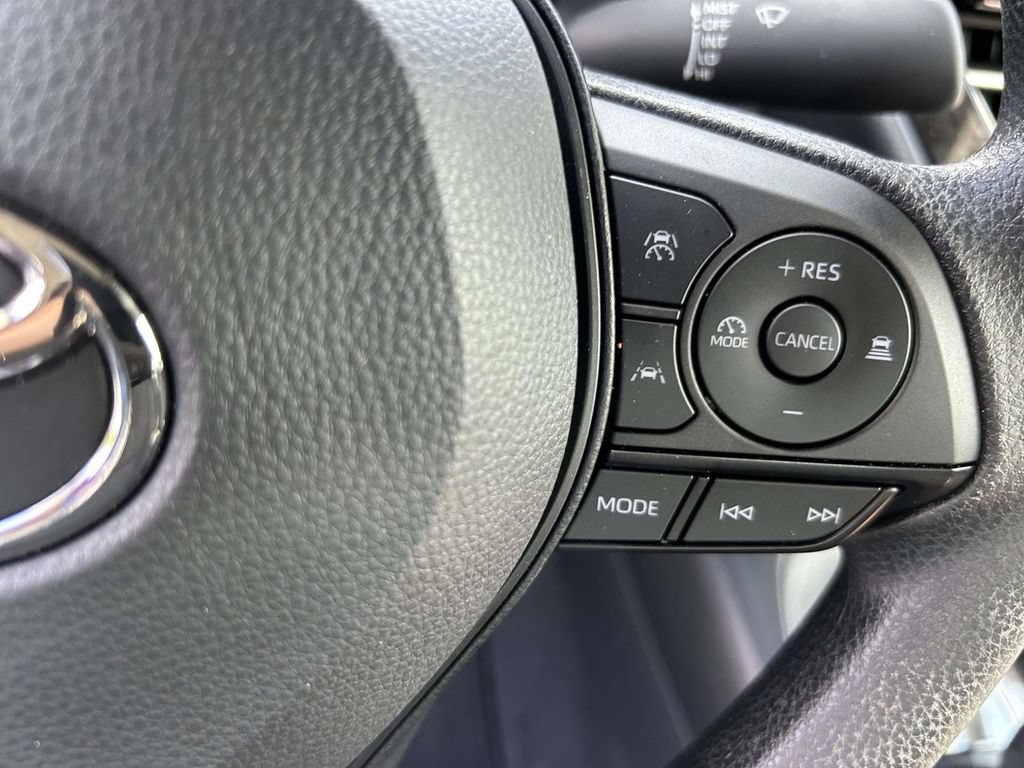 Used 2026 Toyota Corolla LE w/ LE Premium Package FWD image 19
