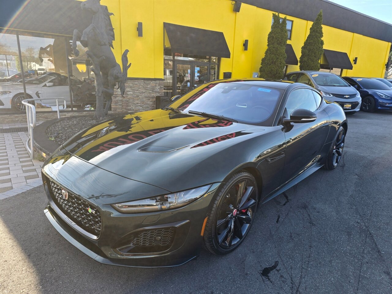 Used 2021 Jaguar F-TYPE R image 5