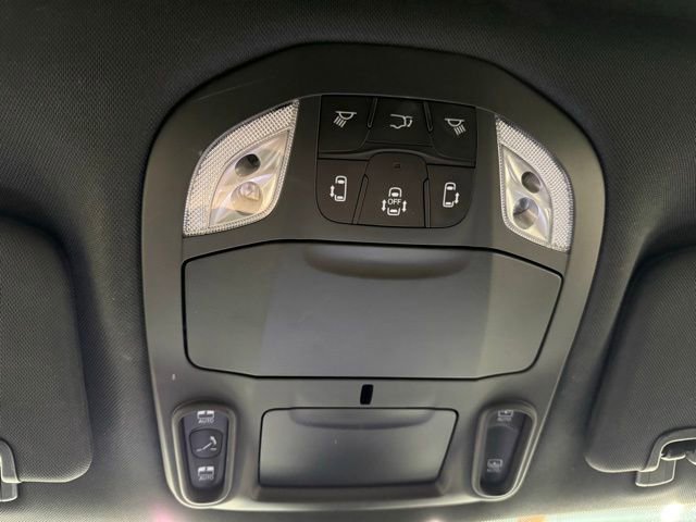 Used 2025 Chrysler Pacifica Limited image 19