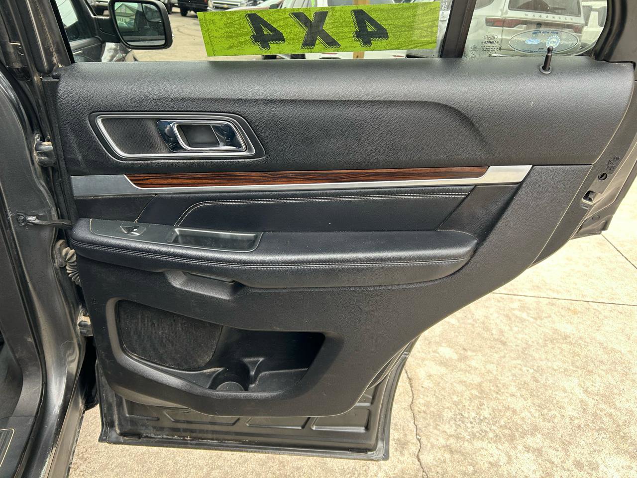 Used 2017 Ford Explorer Limited image 15