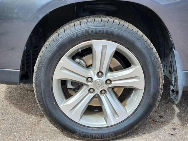 Used 2012 Toyota Highlander Limited w/ Tow Pkg AWD/4WD image 8