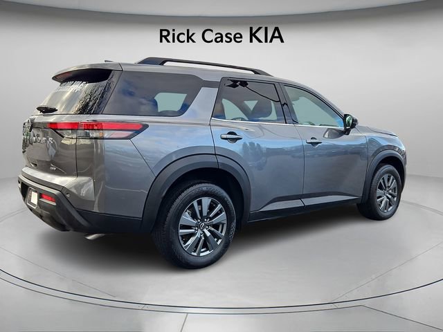 Used 2025 Nissan Pathfinder SV image 7