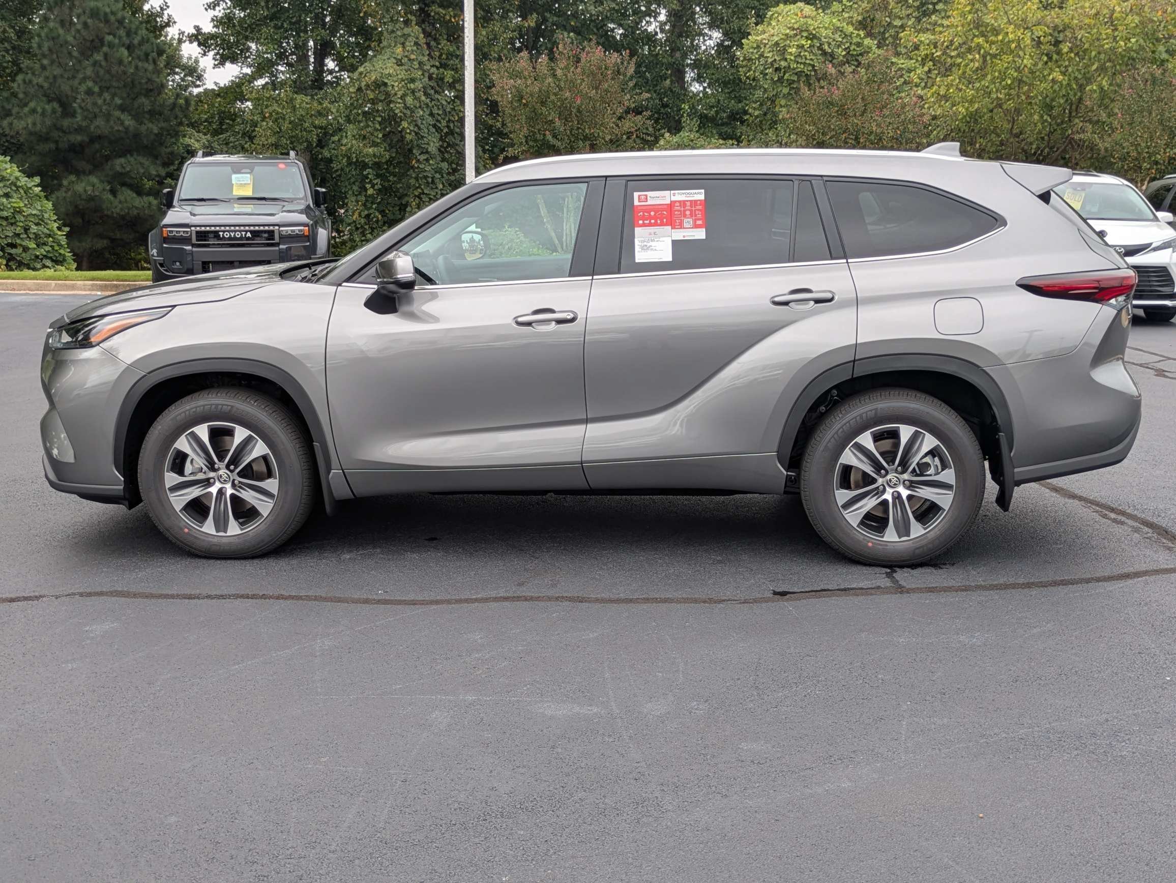 New 2026 Toyota Highlander XLE AWD/4WD image 7