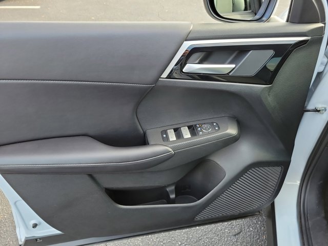 Used 2024 Mitsubishi Outlander SE image 22