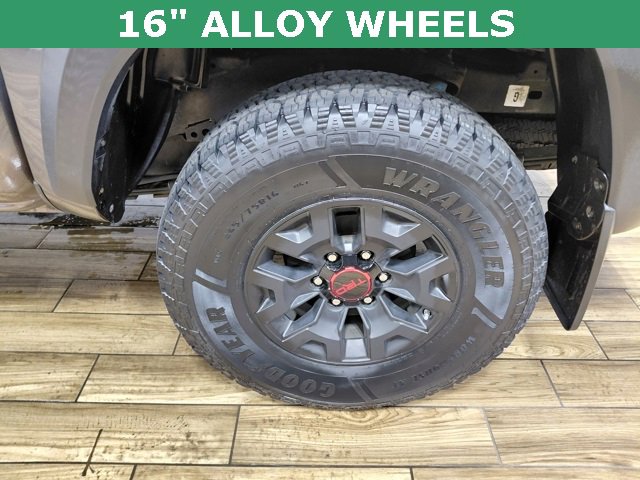 Used 2019 Toyota Tacoma TRD Off-Road image 9