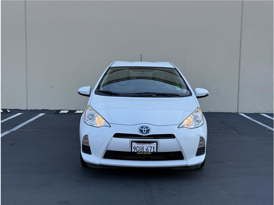 Used 2014 Toyota Prius C One image 2