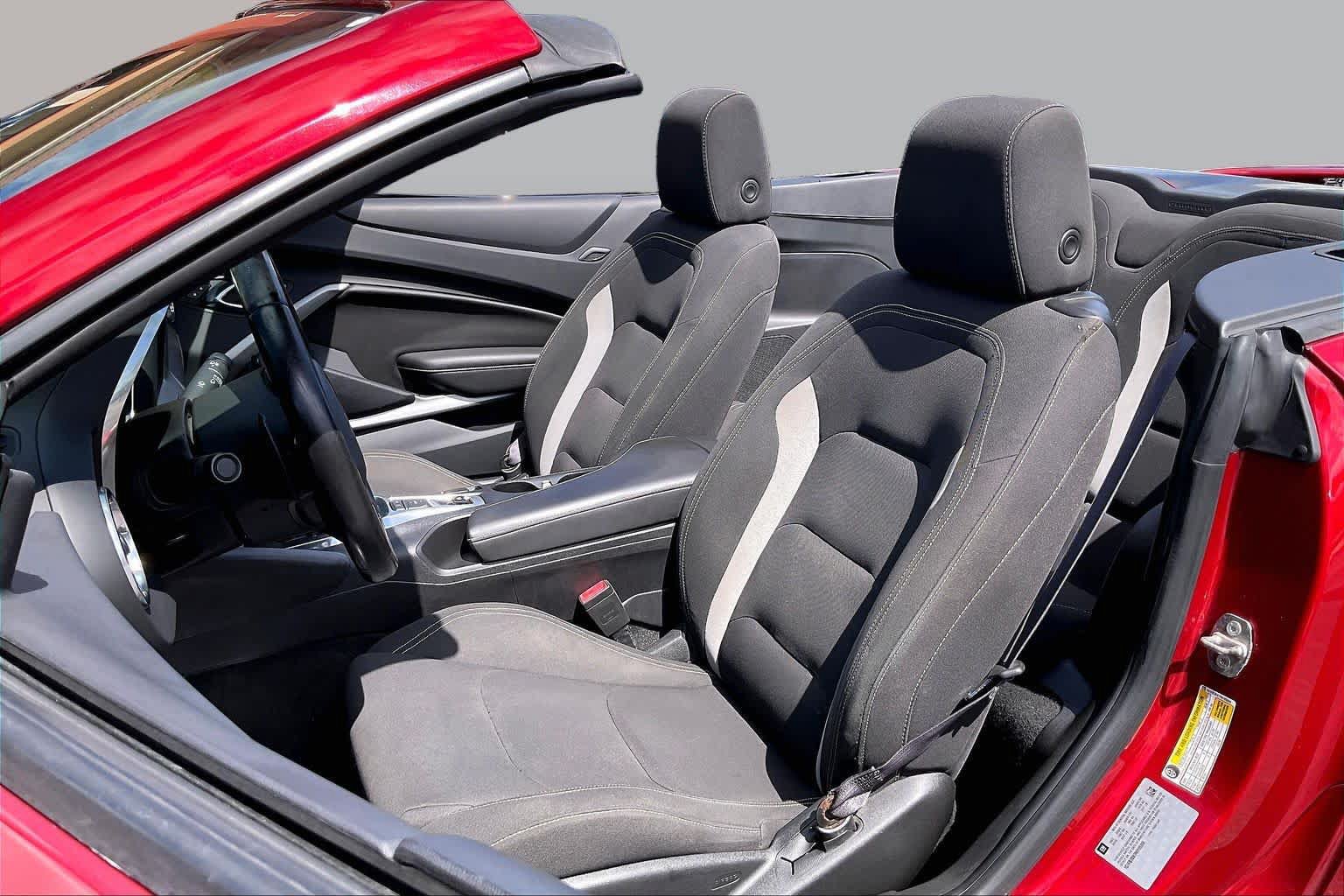 Used 2017 Chevrolet Camaro LT RWD image 24