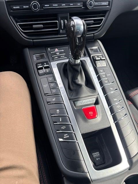 Used 2021 Porsche Macan GTS AWD/4WD image 17