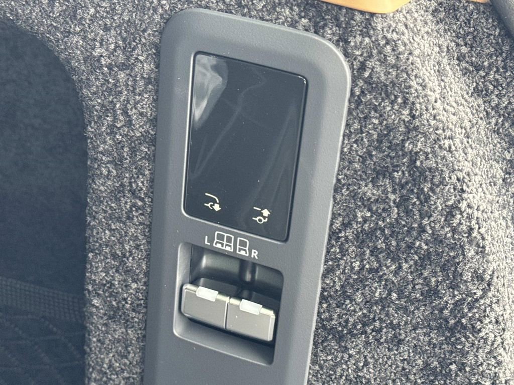 New 2026 Land Rover Range Rover SE image 7