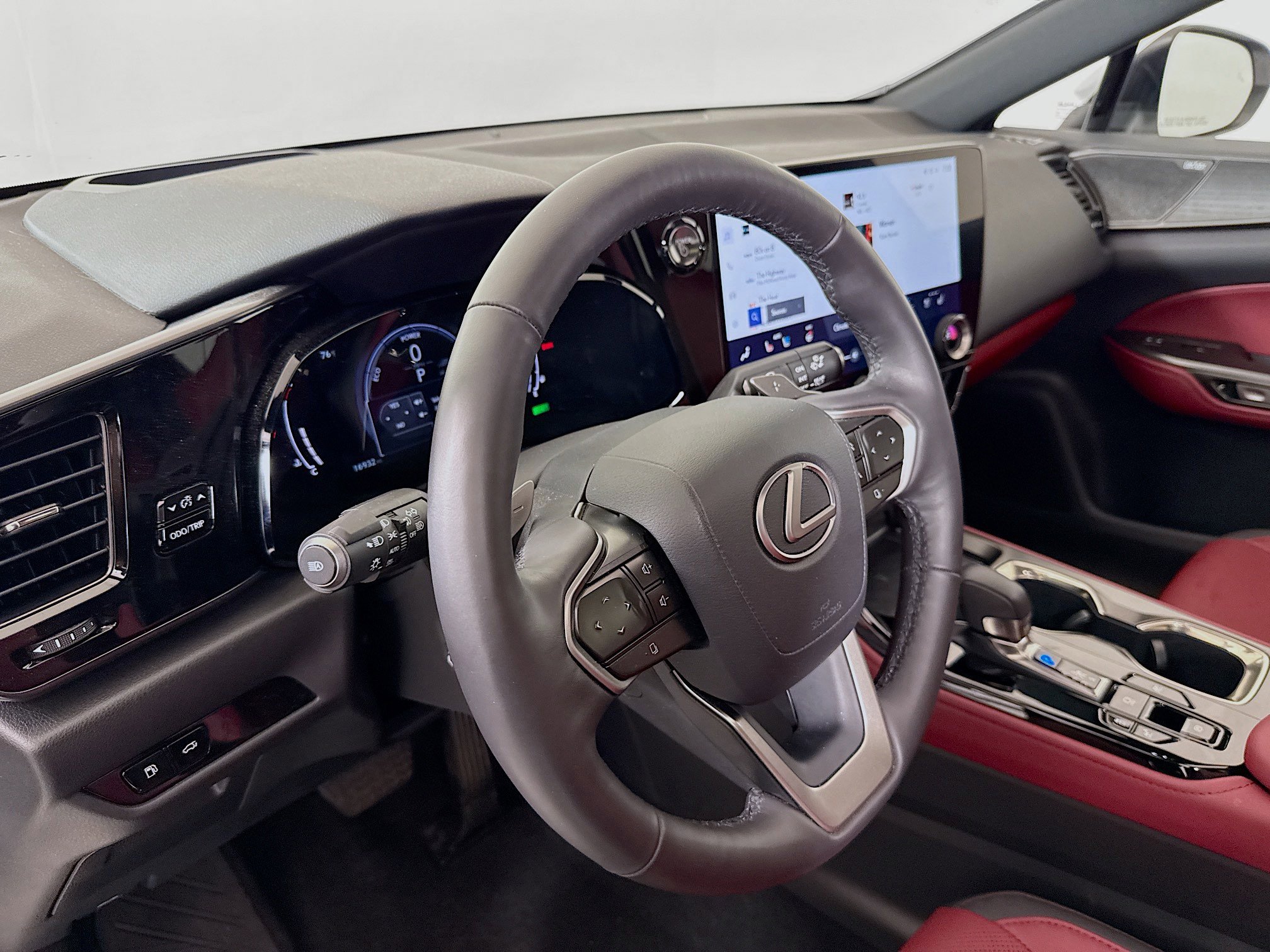 Certified 2025 Lexus NX 350h AWD w/ Accessory Package (2T) image 9
