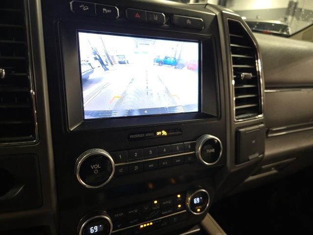 Used 2020 Ford Expedition XLT w/ Equipment Group 202A AWD/4WD image 16