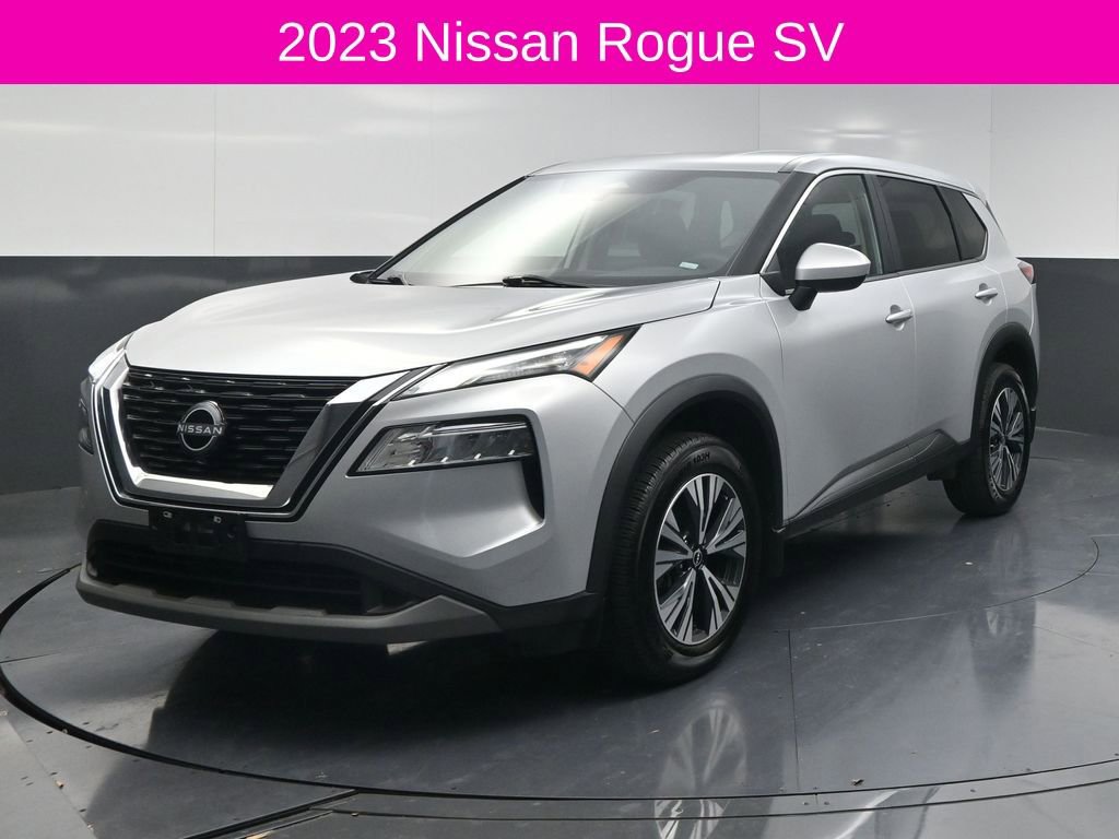 Used 2023 Nissan Rogue SV image 2