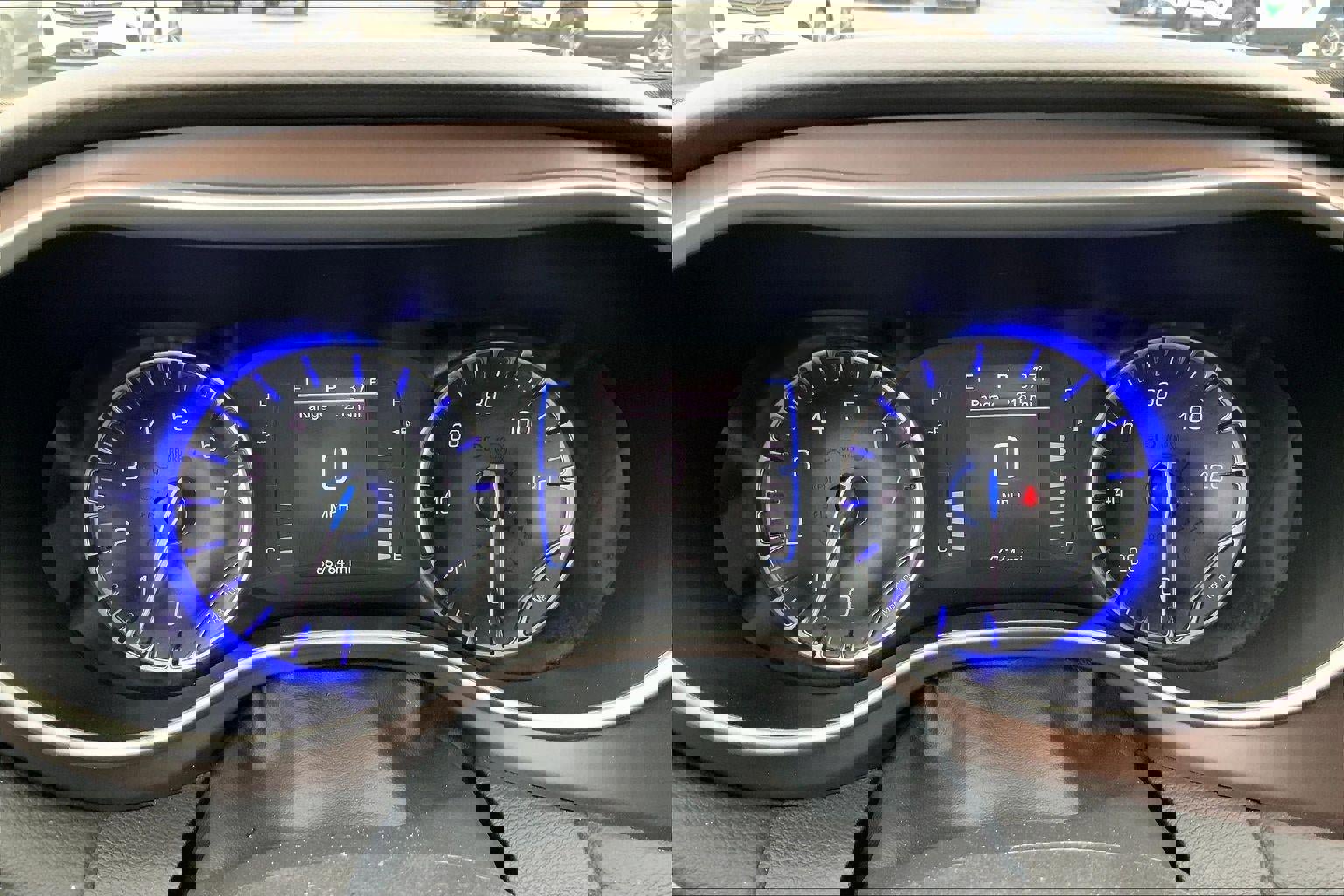 Used 2024 Chrysler Voyager LX image 18