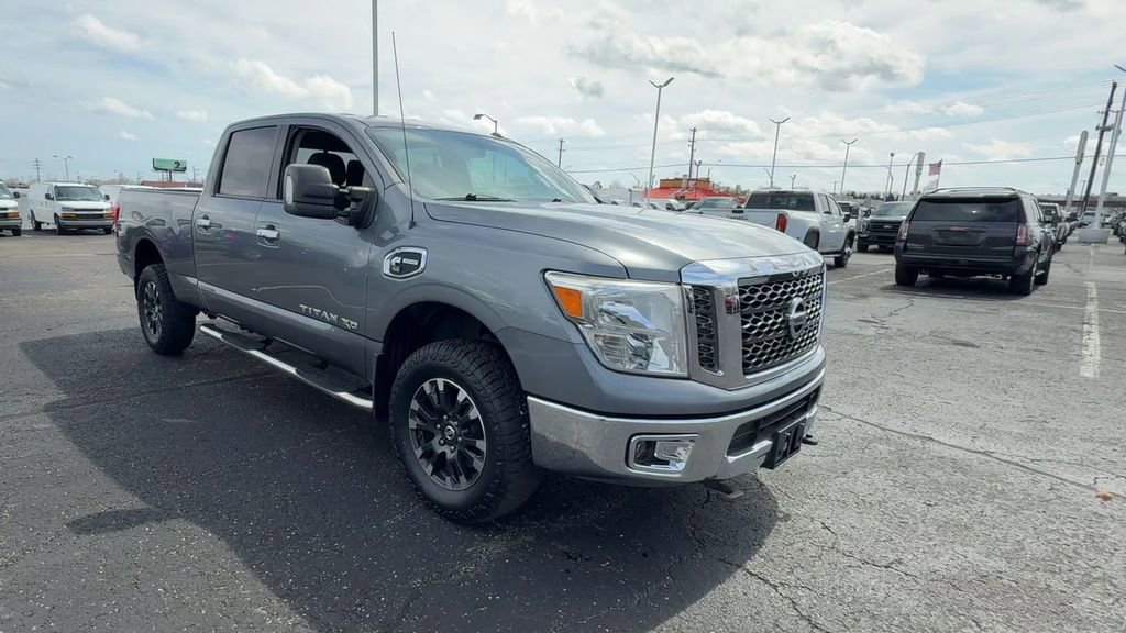 Used 2017 Nissan Titan SV RWD image 2