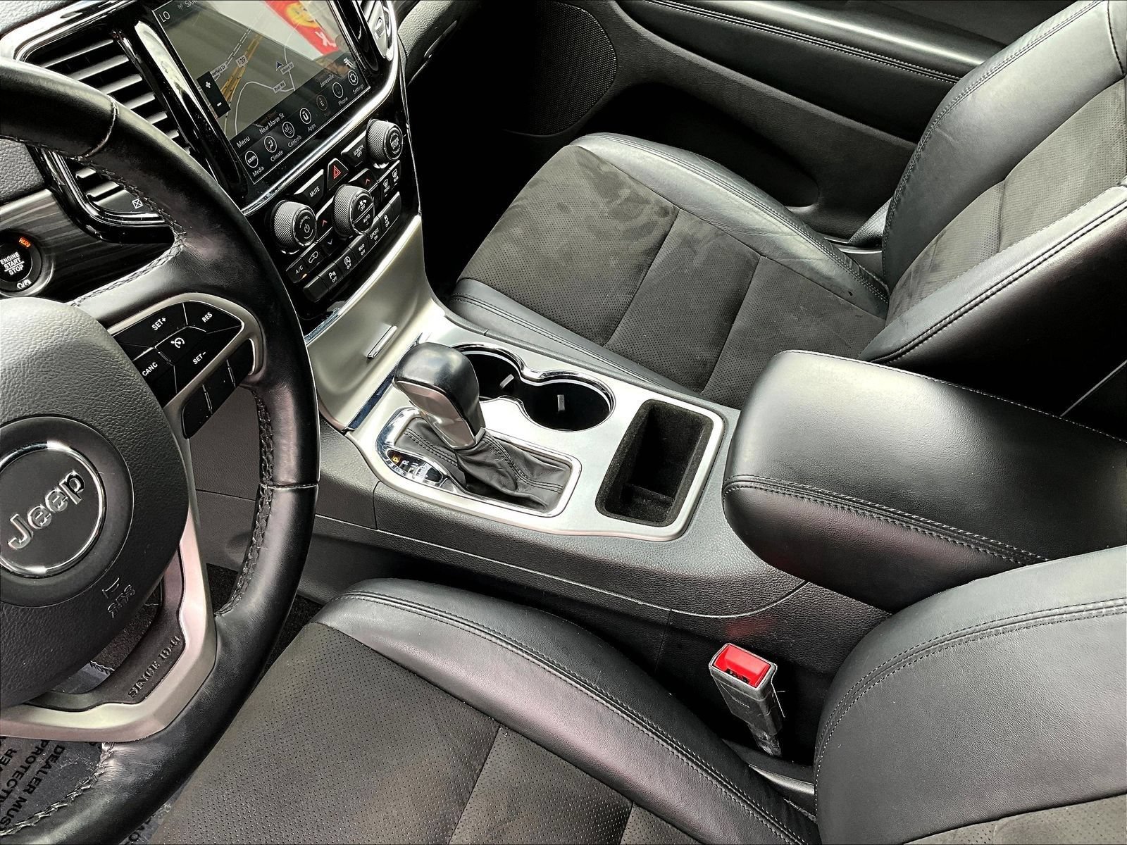 Used 2020 Jeep Grand Cherokee Altitude AWD/4WD image 20