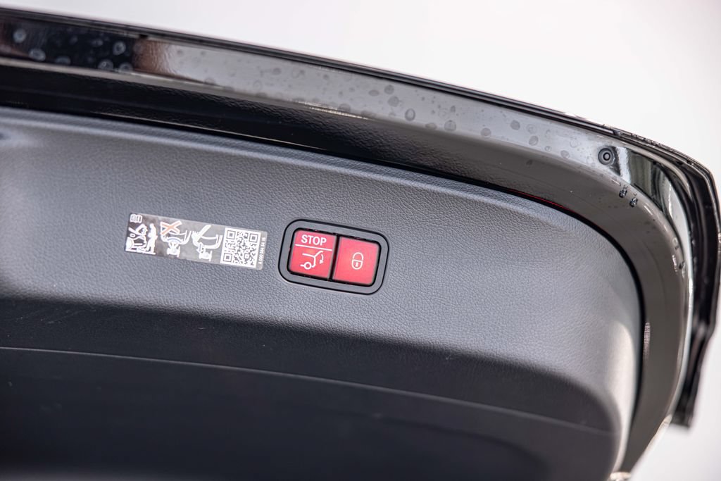 Used 2026 Mercedes-Benz GLC 300 4MATIC image 17