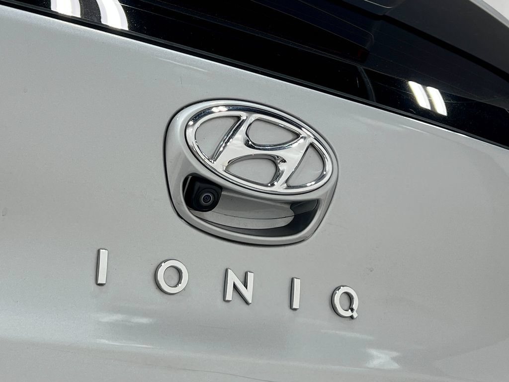 Used 2020 Hyundai Ioniq Limited FWD image 40