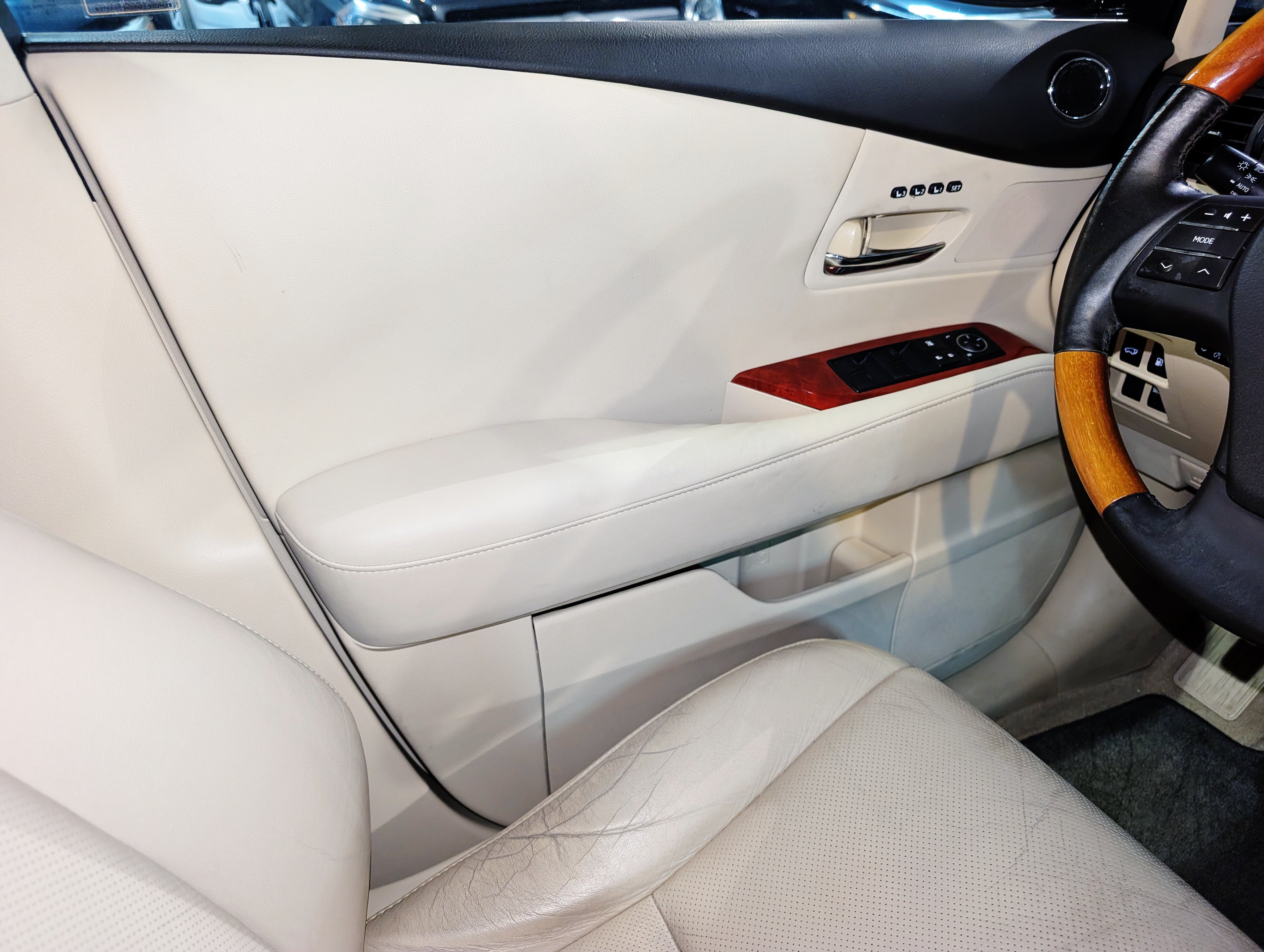Used 2012 Lexus RX 350 AWD w/ Premium Pkg image 31