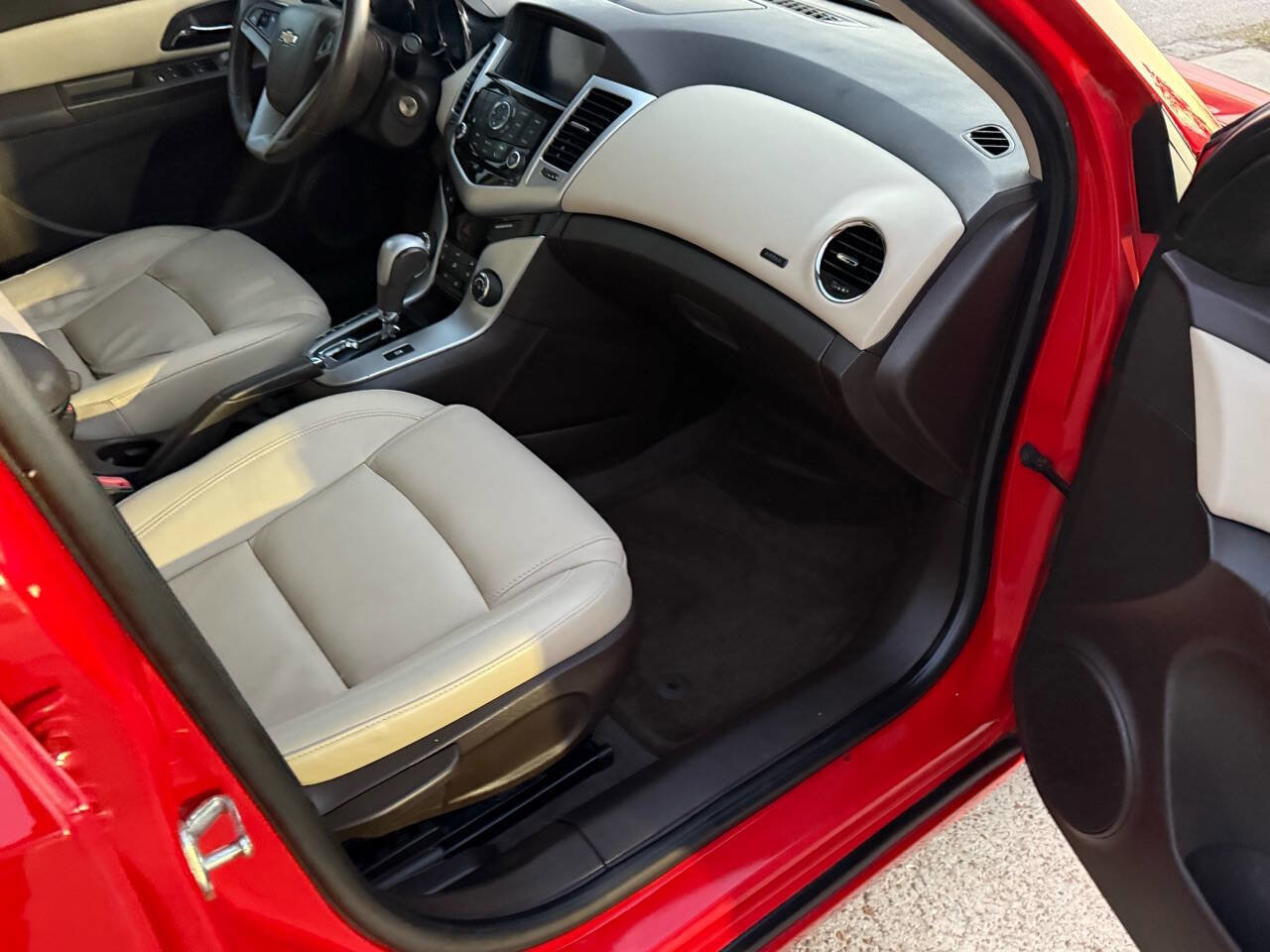 Used 2014 Chevrolet Cruze Diesel image 28