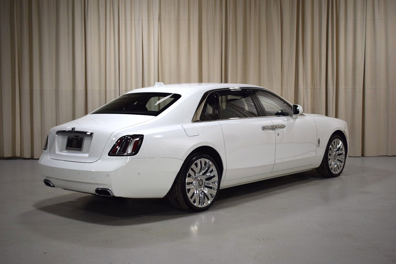 New 2026 Rolls-Royce Ghost Extended Wheelbase AWD/4WD image 2