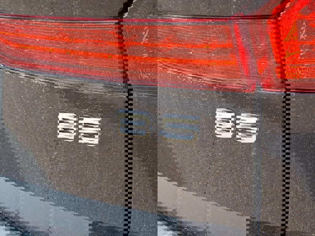 Used 2022 Volvo XC60 B5 Inscription w/ Protection Package Premier image 6