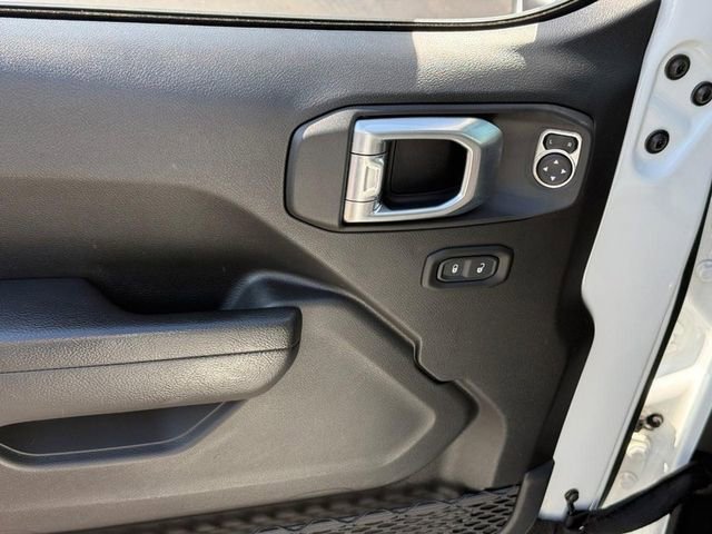 Used 2022 Jeep Gladiator Sport AWD/4WD image 11